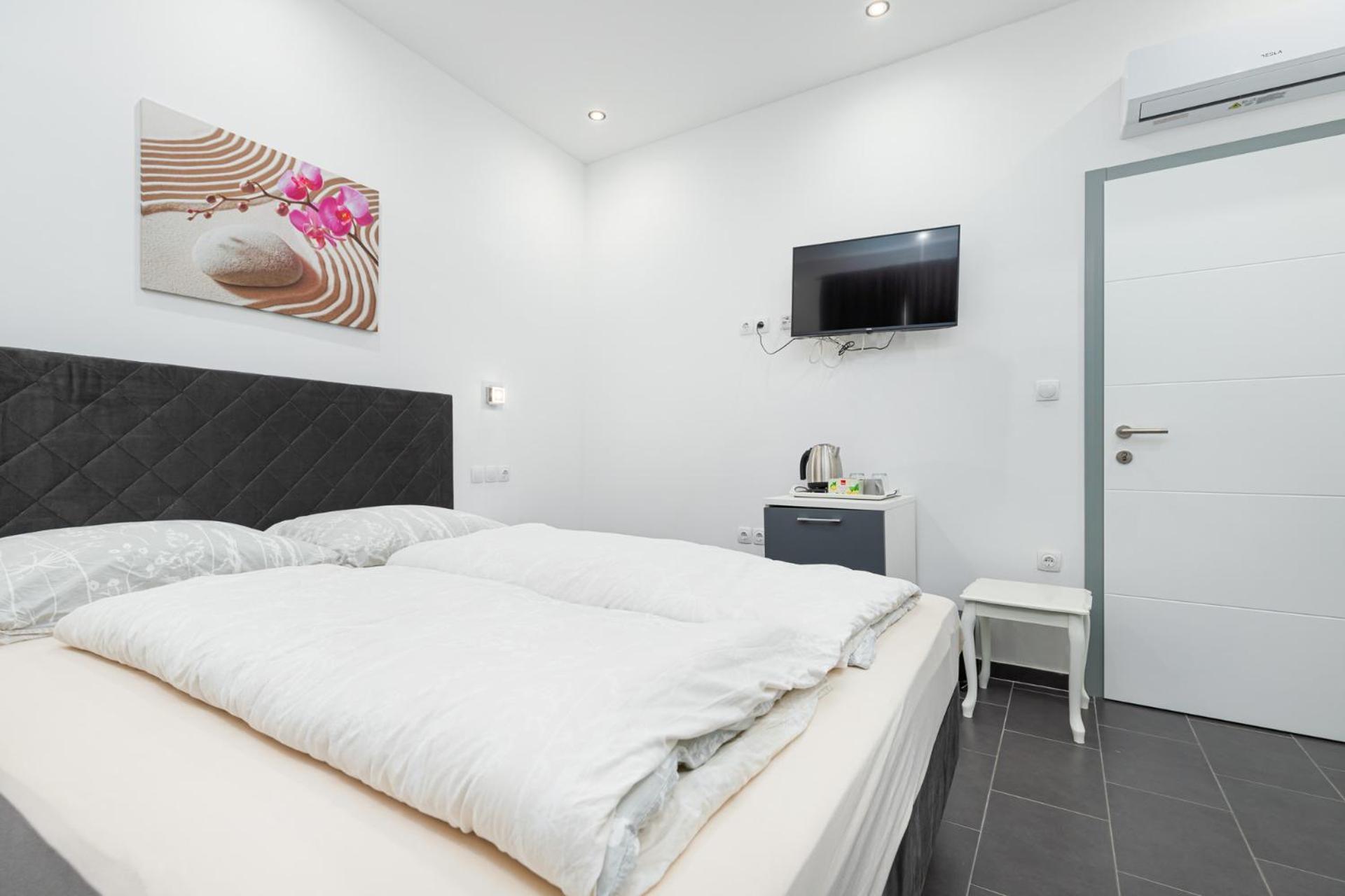 Rooms And Studio Flora Пореч Экстерьер фото