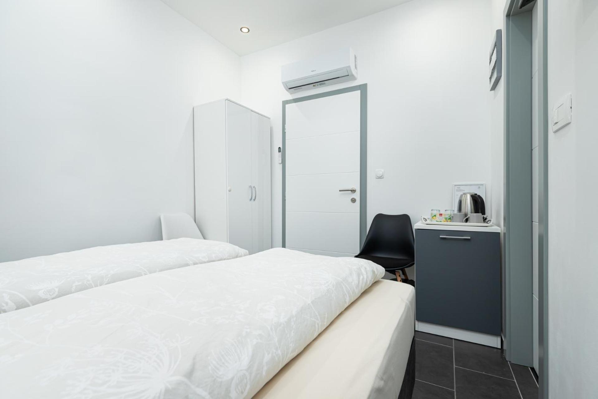 Rooms And Studio Flora Пореч Экстерьер фото