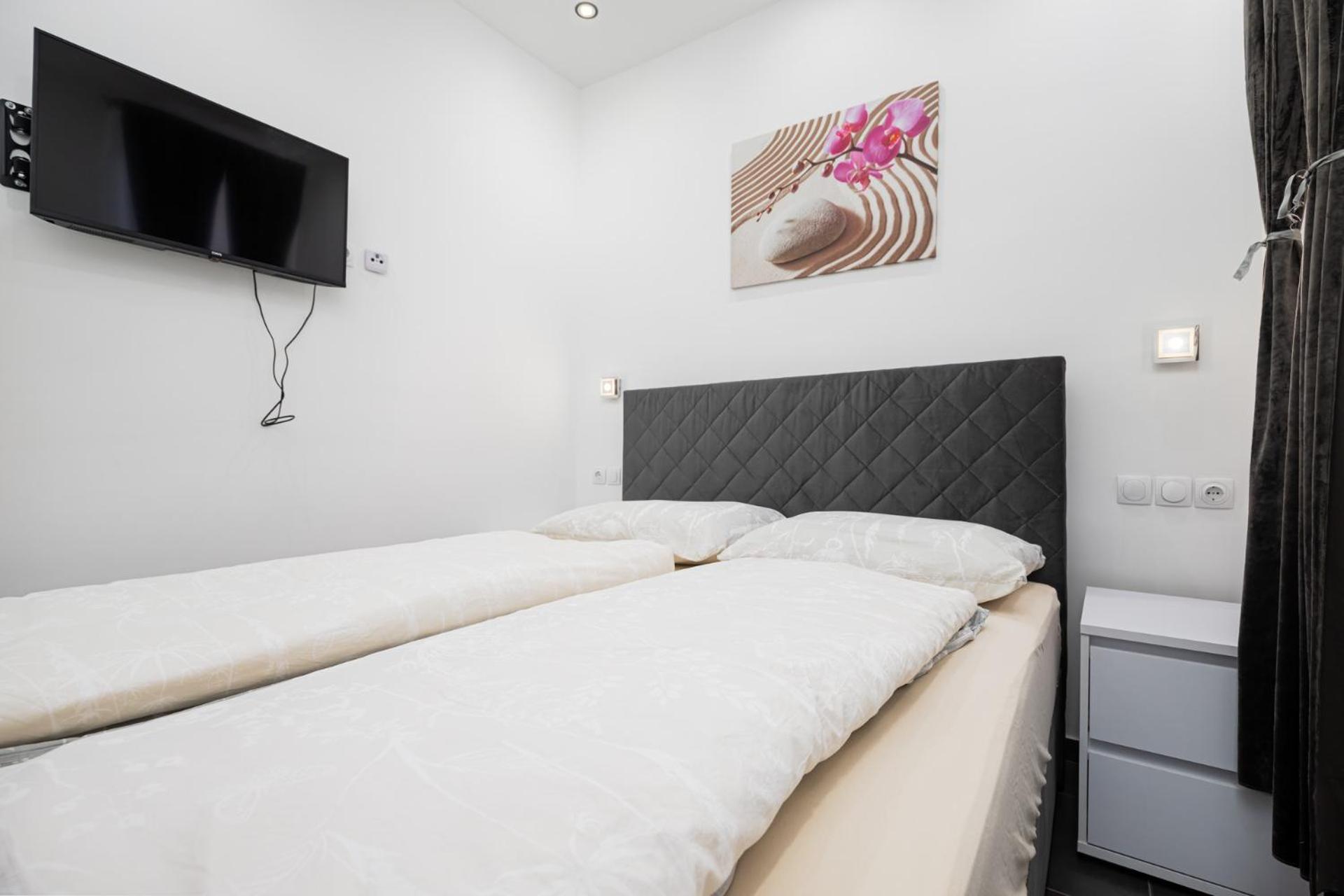 Rooms And Studio Flora Пореч Экстерьер фото