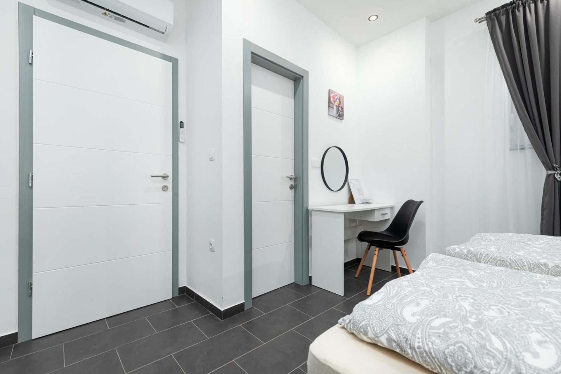 Rooms And Studio Flora Пореч Экстерьер фото