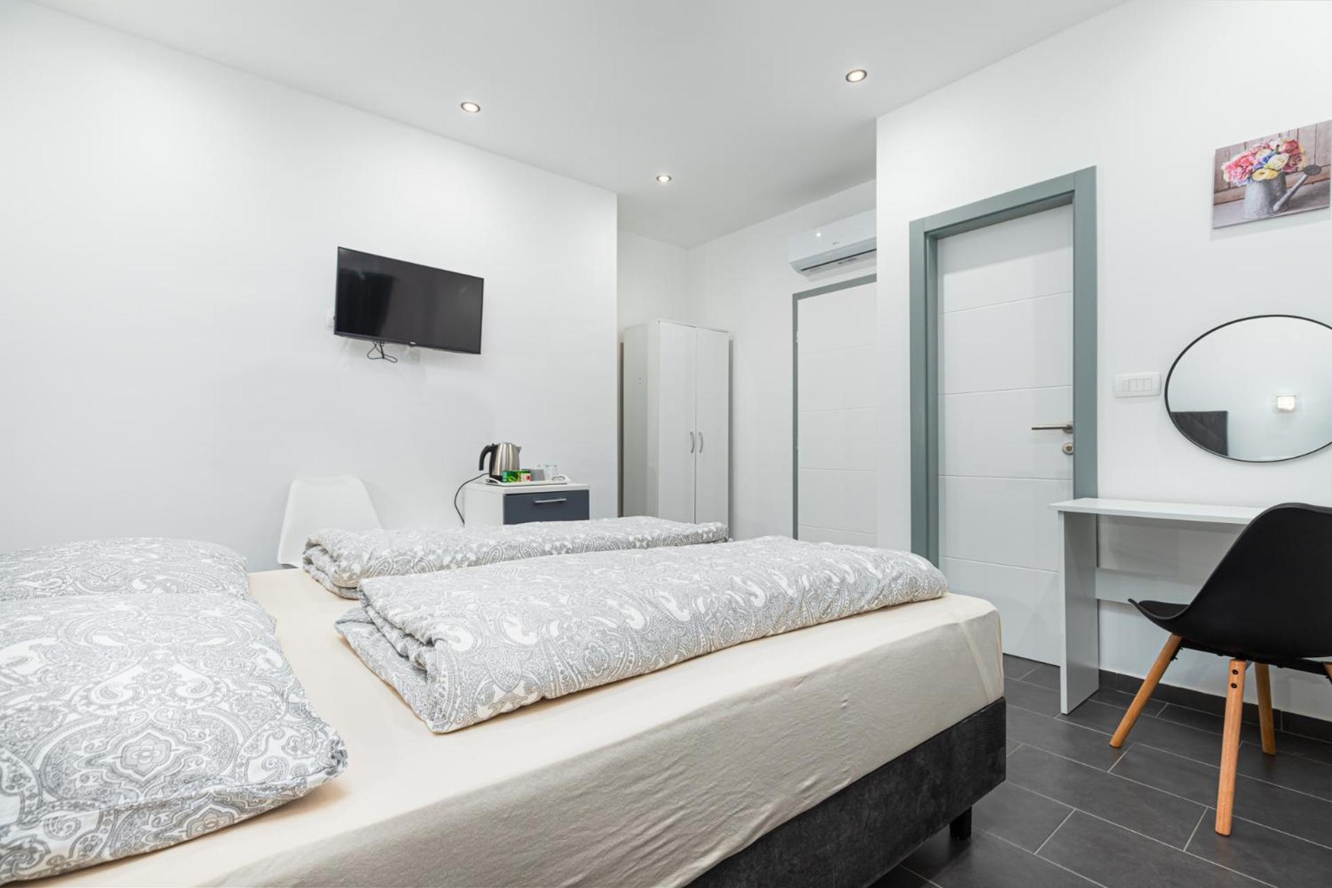 Rooms And Studio Flora Пореч Экстерьер фото
