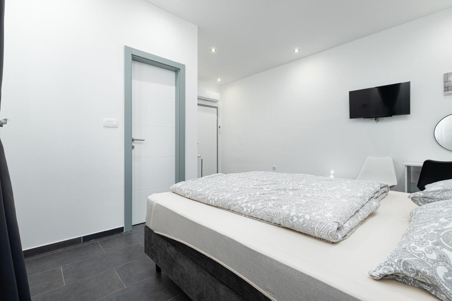 Rooms And Studio Flora Пореч Экстерьер фото