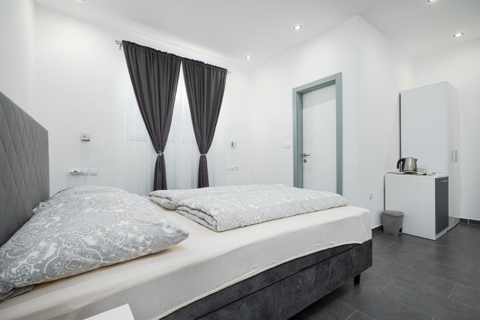 Rooms And Studio Flora Пореч Экстерьер фото