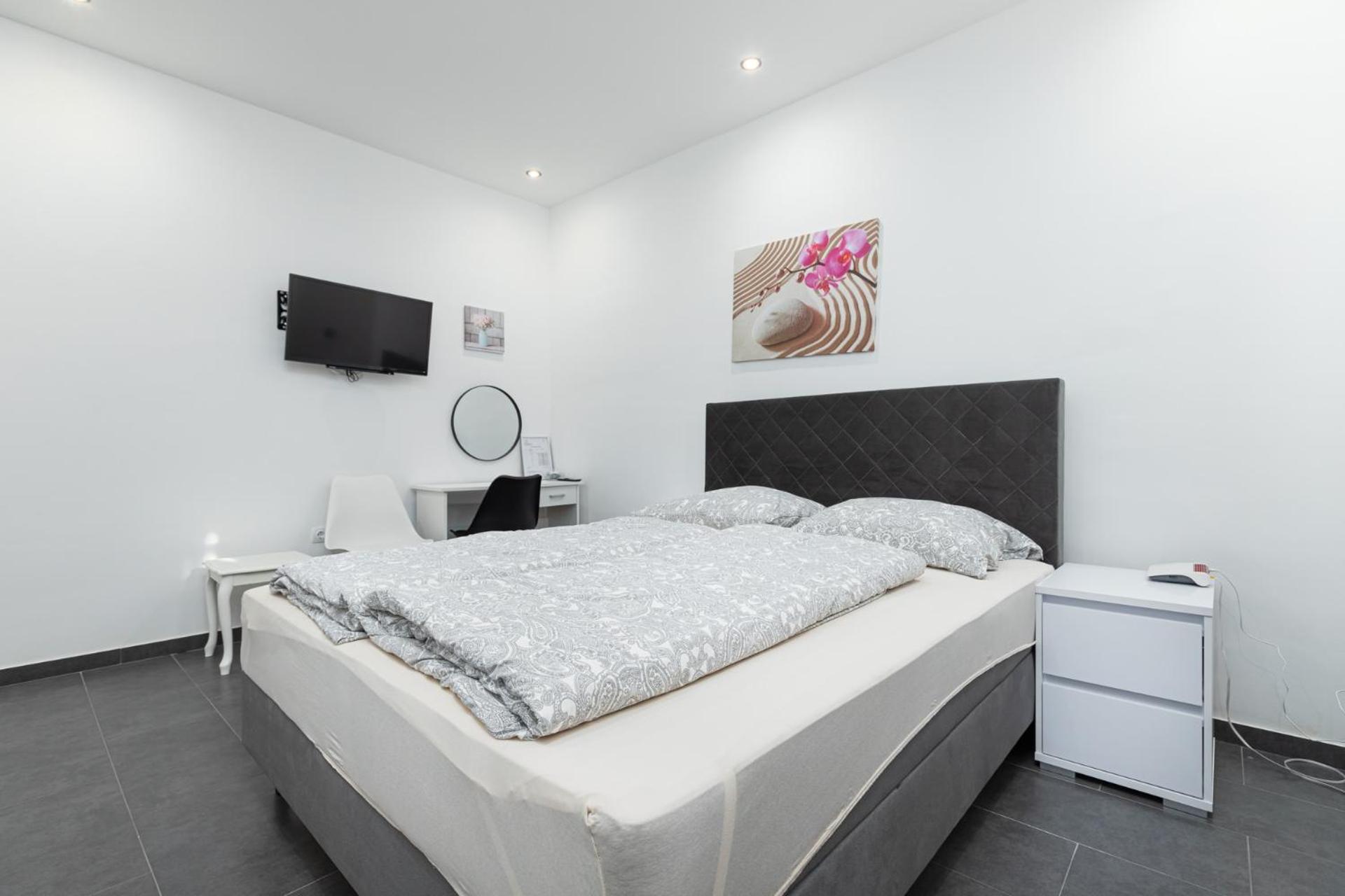 Rooms And Studio Flora Пореч Экстерьер фото