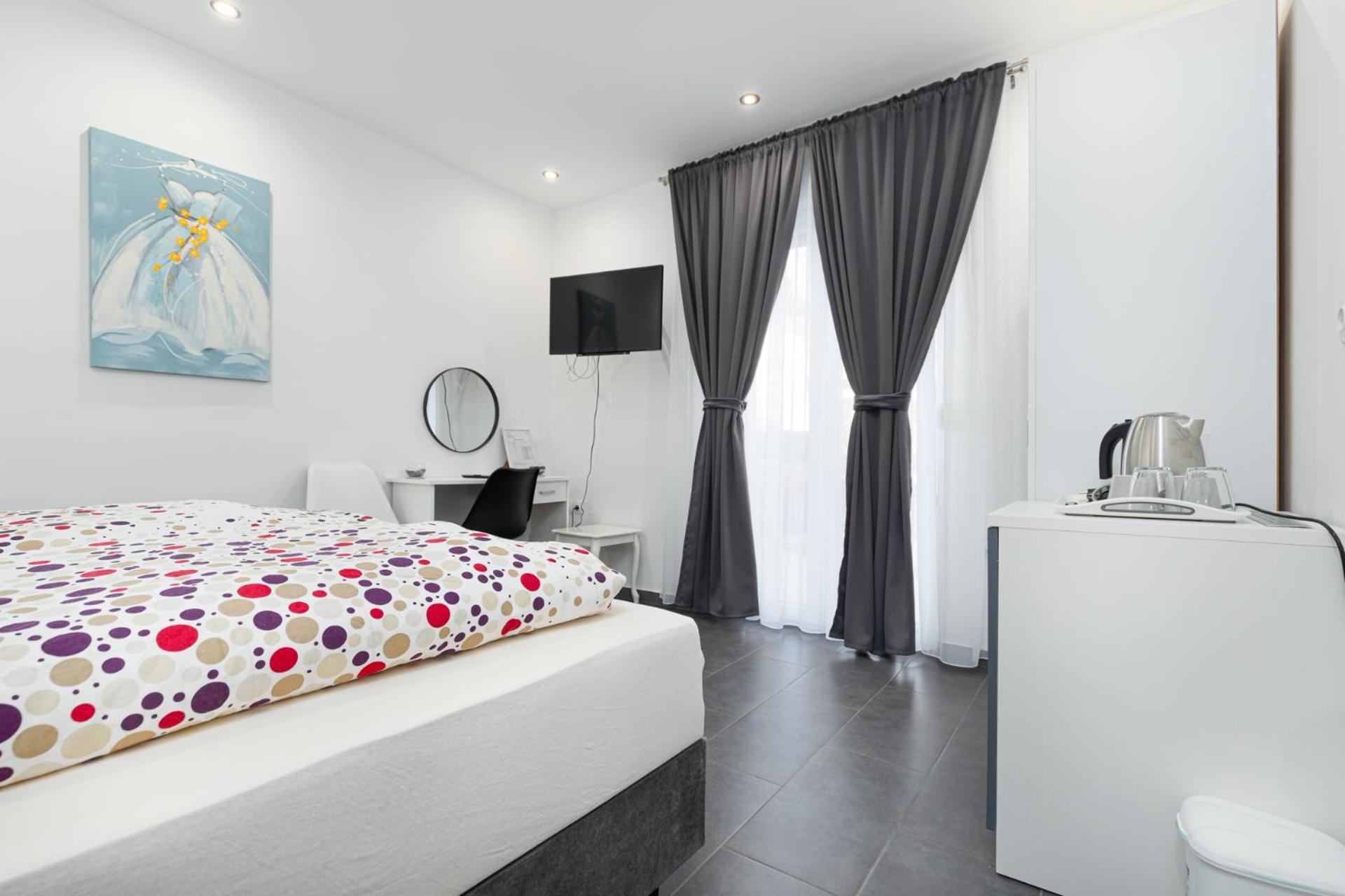 Rooms And Studio Flora Пореч Экстерьер фото