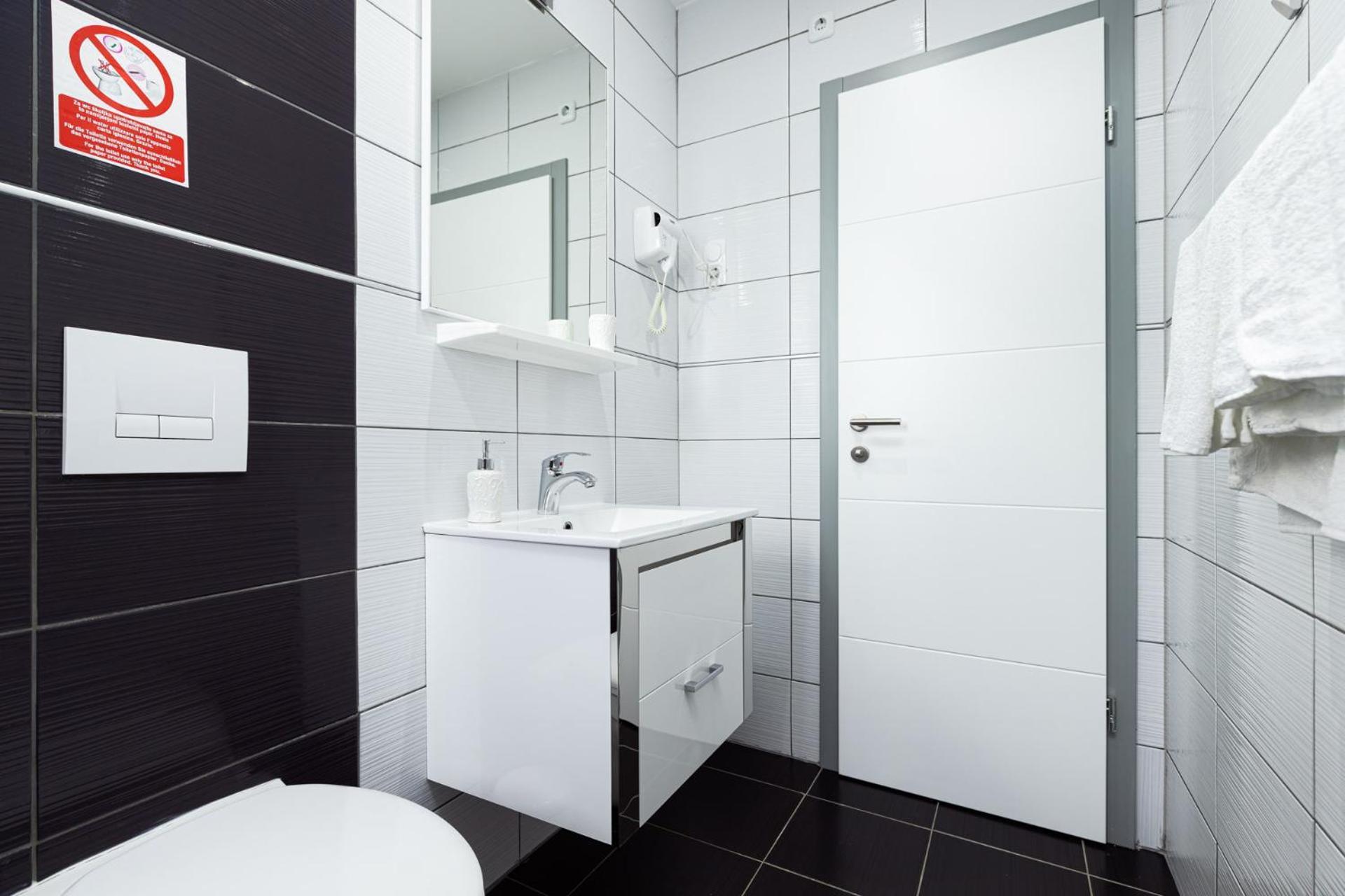 Rooms And Studio Flora Пореч Экстерьер фото